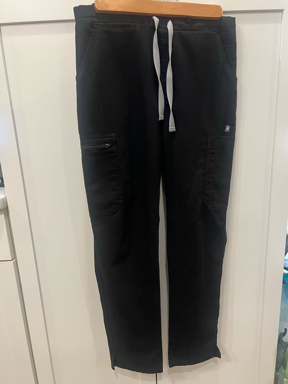 Figs Kadie Womens Black Scrub Pants with Cargo Pockets and Gray Drawstrings New